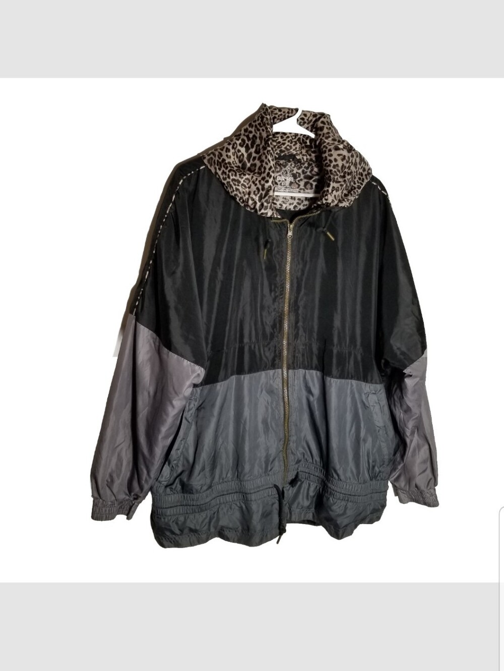 Buc-ee's Hooded Zip Windbreaker Jacket Women's 2XL Black Gray Leopard Hoodie